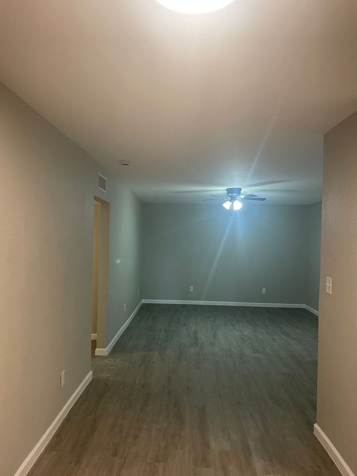 Eleanor Apartments - Photo 5 of 27