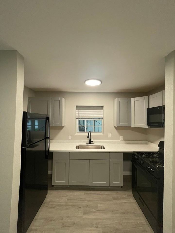 Eleanor Apartments - Photo 6 of 27