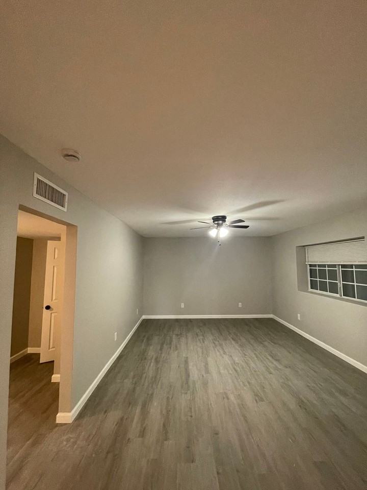 Eleanor Apartments - Photo 7 of 27