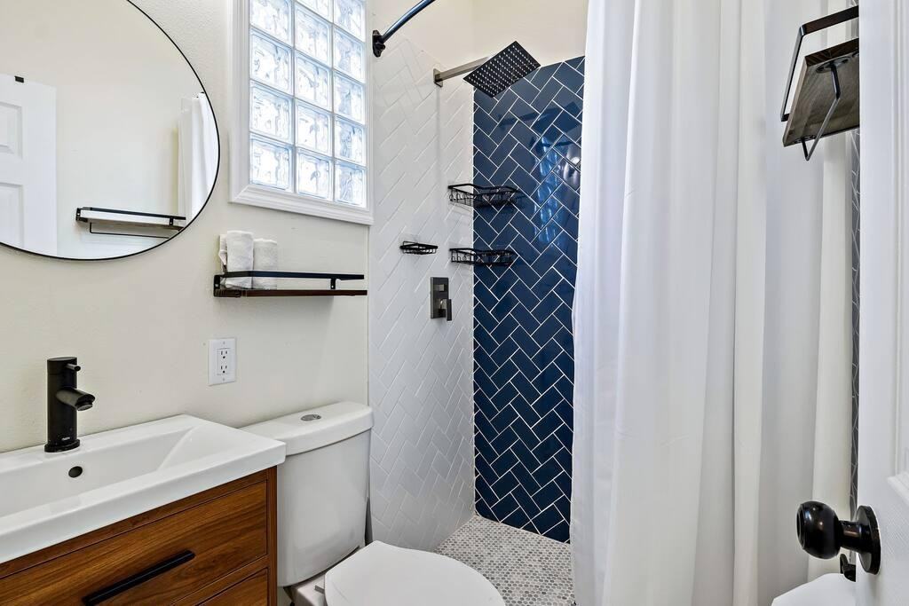 5th Ave N - Photo 2 of 22