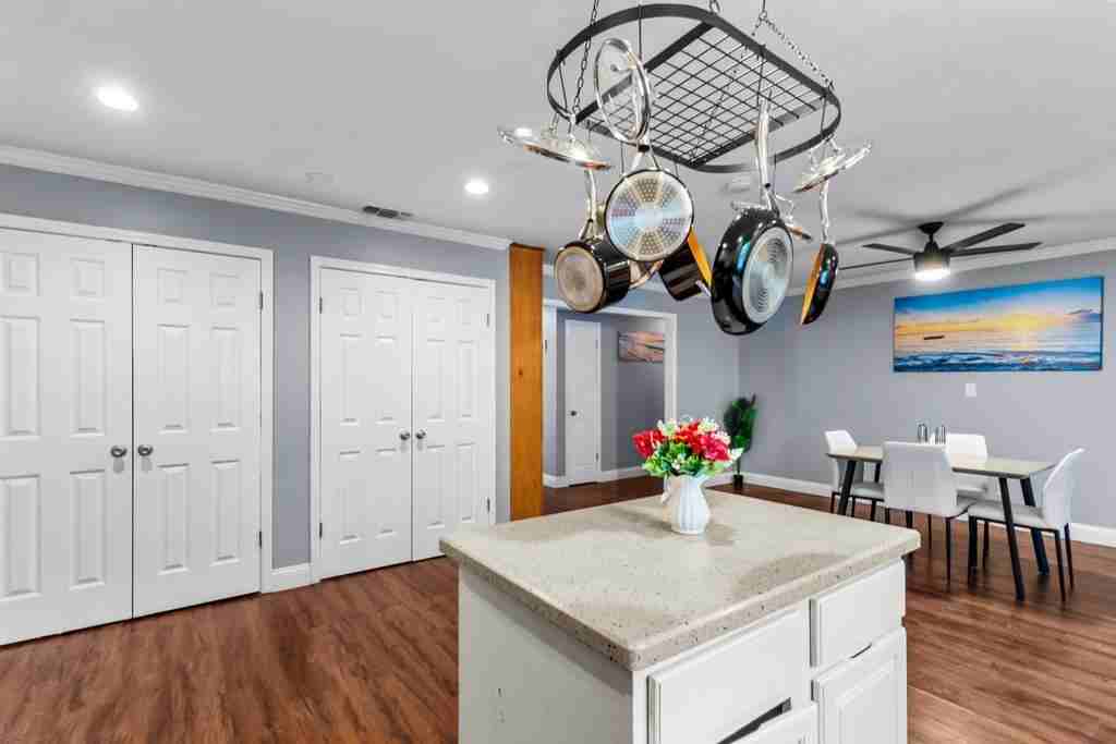 Aquarius Concourse - Photo 5 of 12