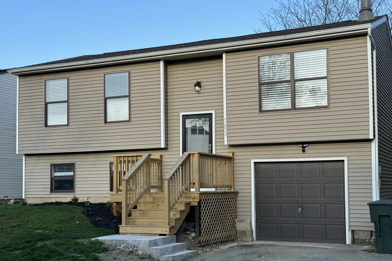 7692 Whitneyway Dr - Photo 3 of 38