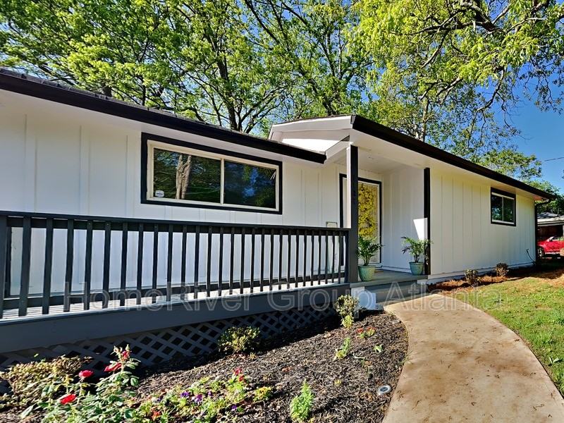 1127 Valley View Rd Se - Photo 2 of 24