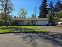 featured image of 3230 Northeast Canterbury Circle