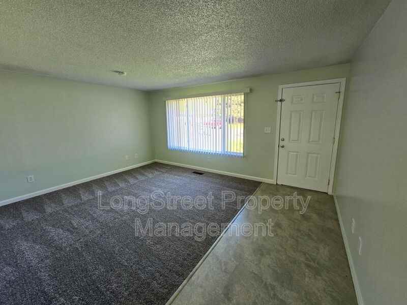 3230 Ne Canterbury Cir - Photo 3 of 24
