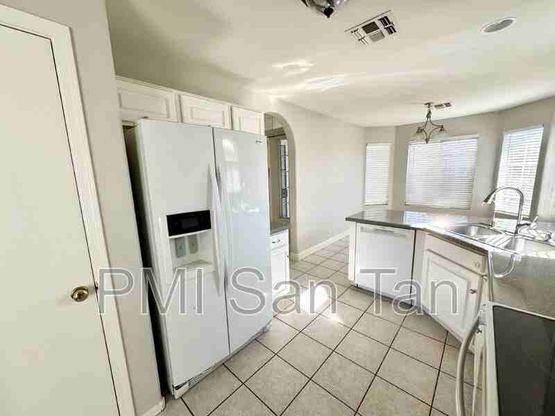 2530 E Jasper Dr - Photo 2 of 22