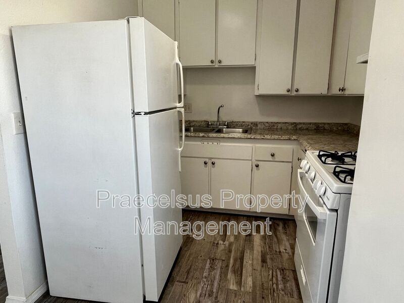 324 Zenith St #2 - Photo 4 of 9