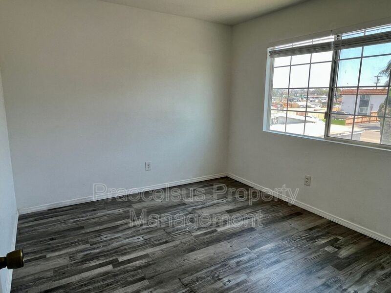 324 Zenith St #2 - Photo 7 of 9