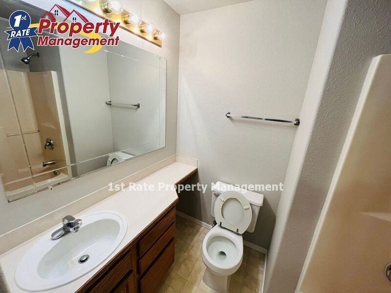 2914 W Stewart Ave #102 - Photo 7 of 27