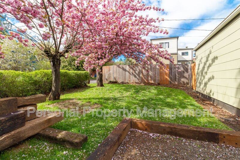 1337 Z St #1 - Photo 3 of 25