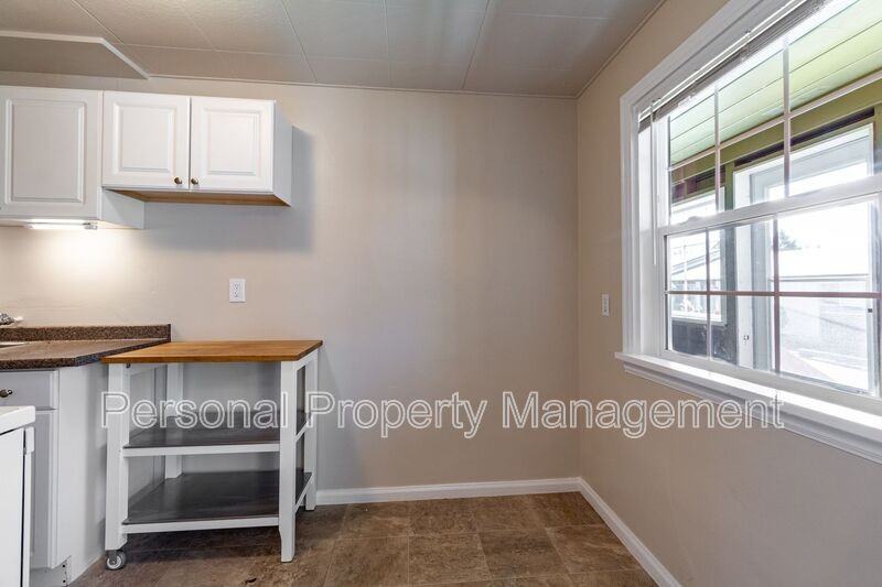 1337 Z St #1 - Photo 6 of 25