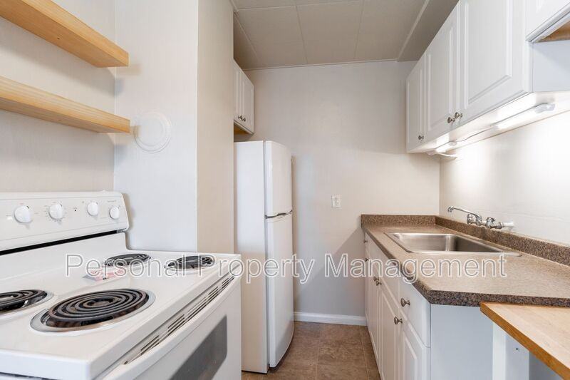 1337 Z St #1 - Photo 7 of 25