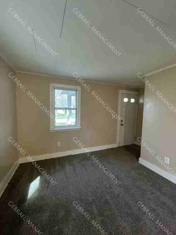 3208 Holly Ave - Photo 2 of 12