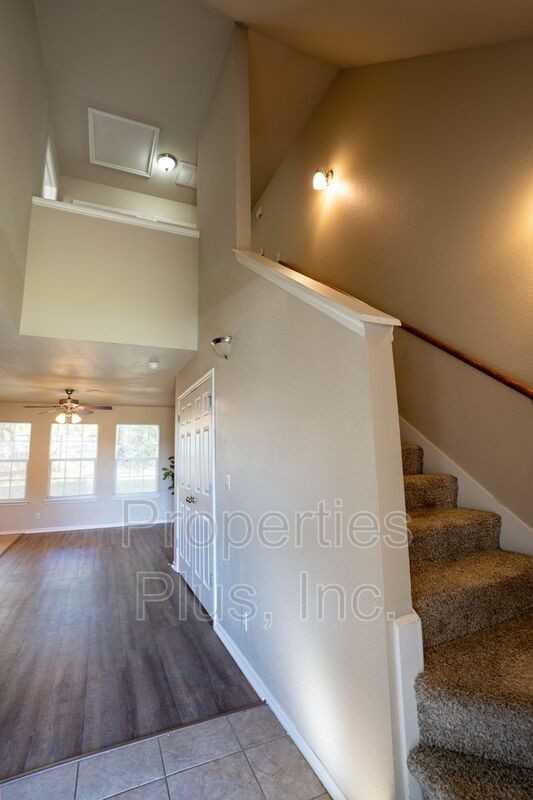 908 Hamilton Fls - Photo 3 of 12