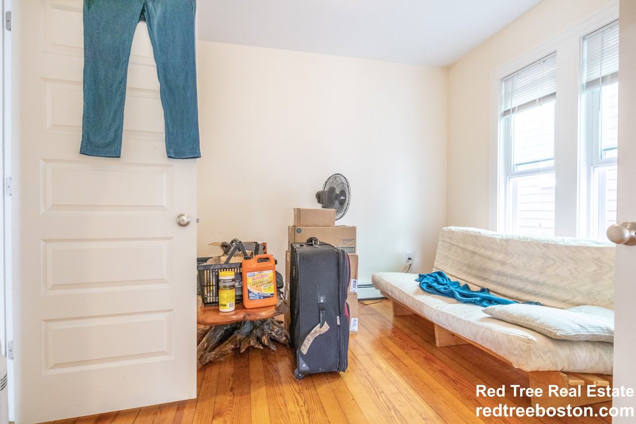 15 Romsey St #1 - Photo 5 of 16