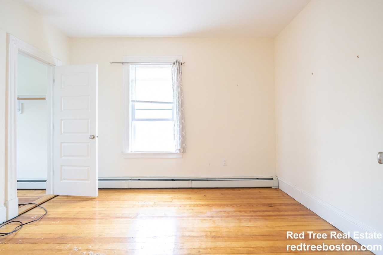 15 Romsey St #1 - Photo 7 of 16