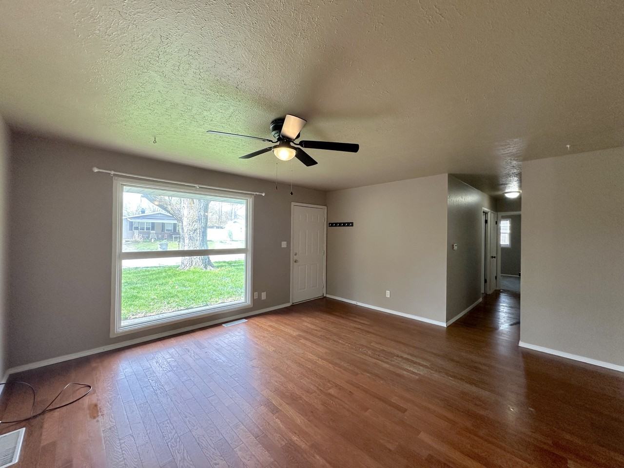 5104 Wea Dr - Photo 3 of 21