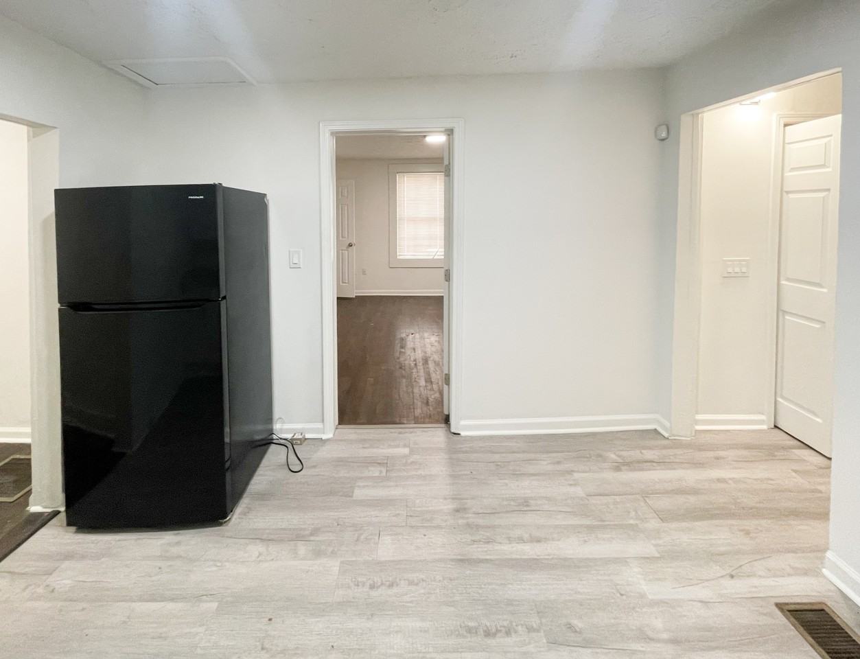 805 Spencer St Nw - Photo 4 of 17