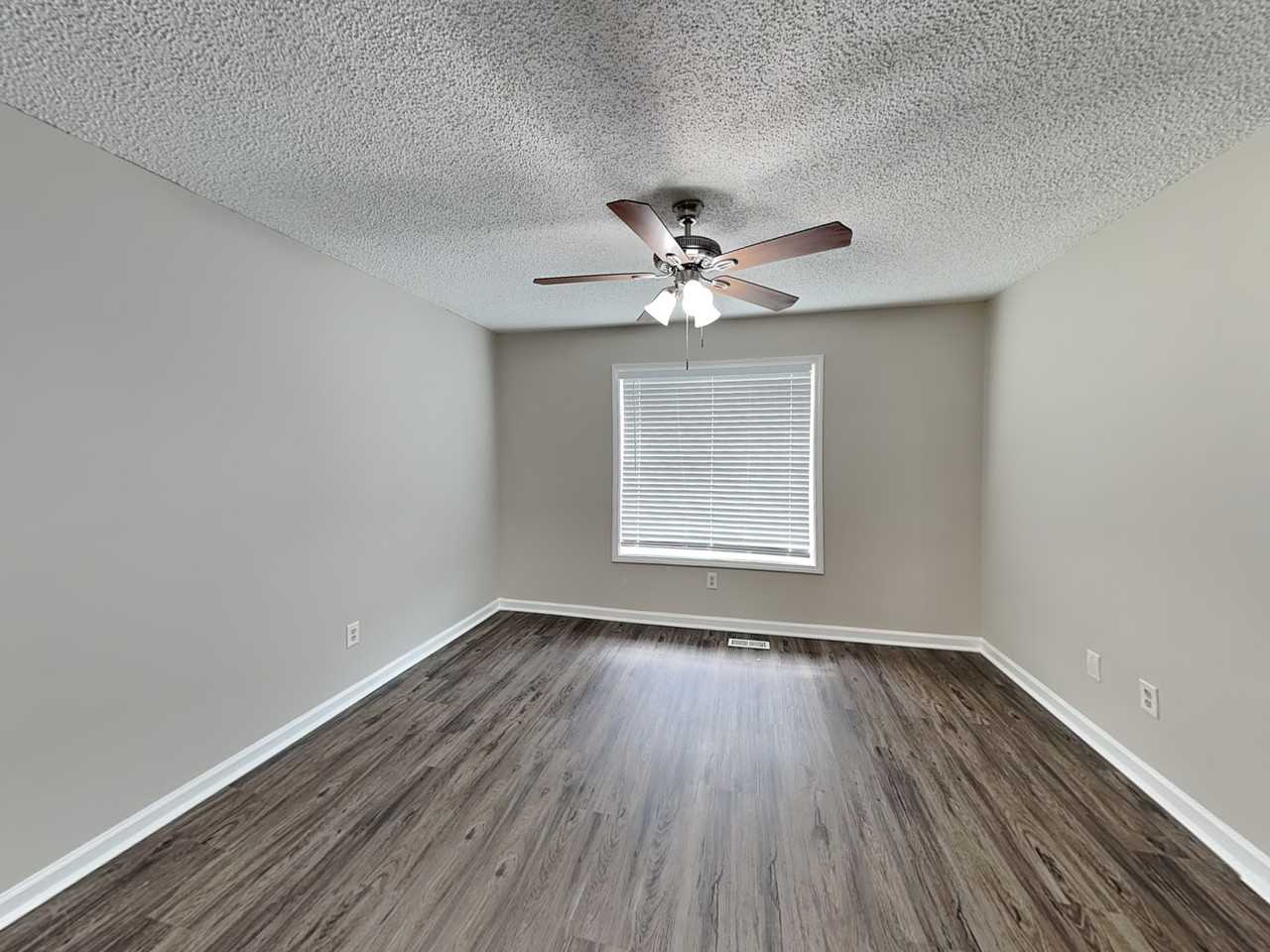 424 Ivy Crest Drive - Photo 3 of 19