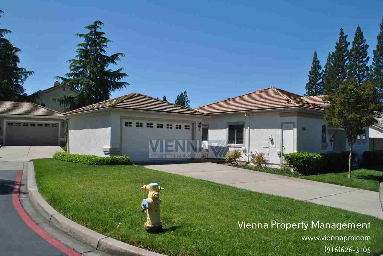 1205 Albrighton Dr - Photo 2 of 21