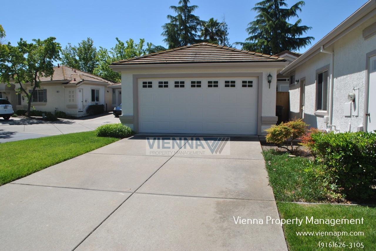 1205 Albrighton Dr - Photo 3 of 21