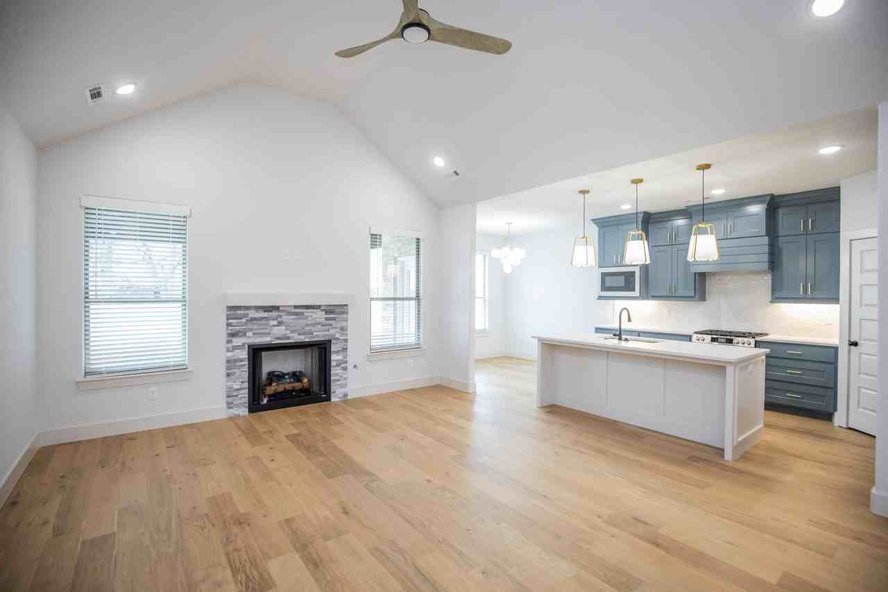 2031 Larry Lane - Photo 2 of 16