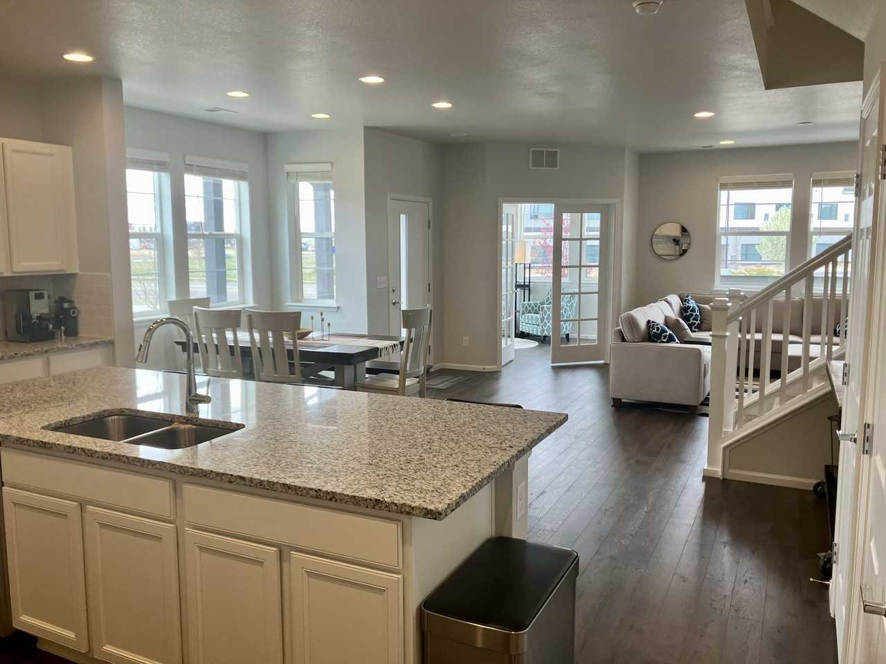 6656 N Argonne St - Photo 5 of 20