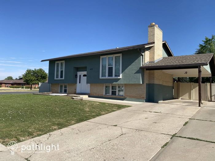 602 E 1750 N - Photo 2 of 3