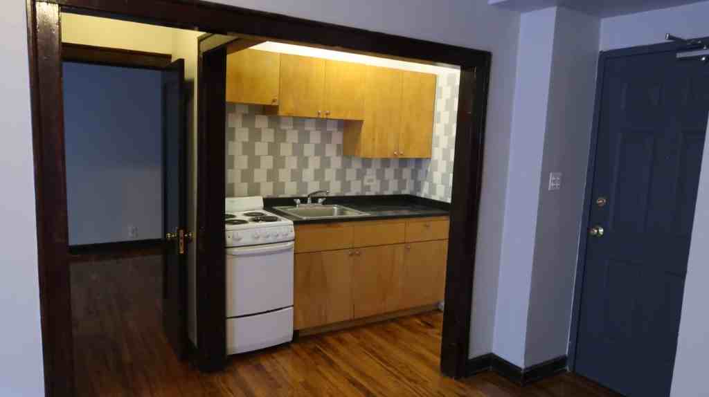 846 W Montrose Ave #503 - Photo 4 of 20