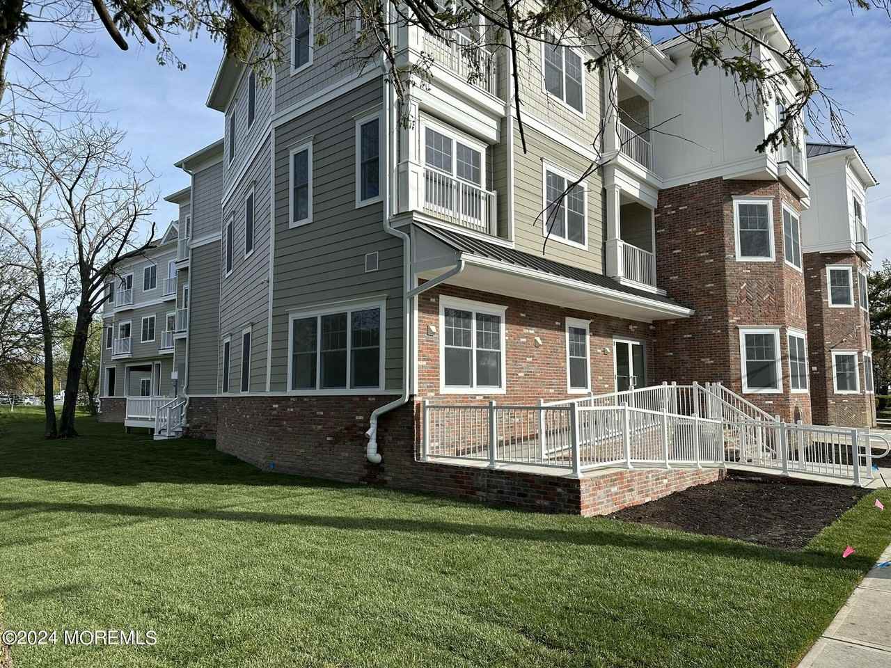 33 Union Ave 204, Manasquan, NJ 08736 2 Bedroom Apartment for Rent