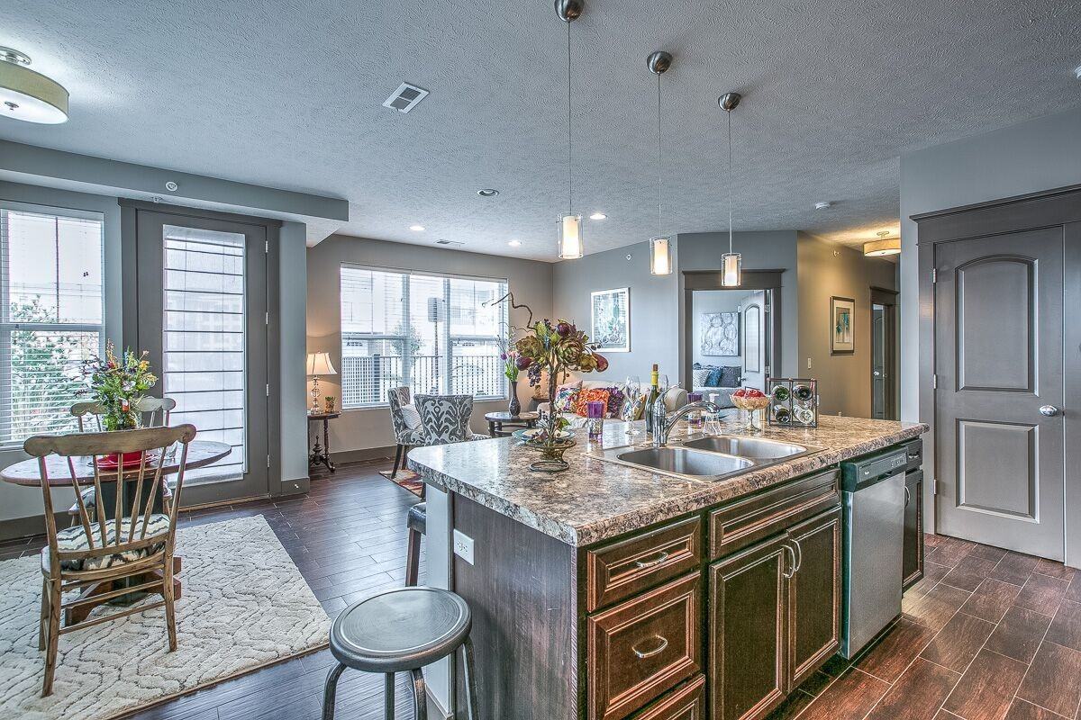 1010 On The Lake - Photo 6 of 22