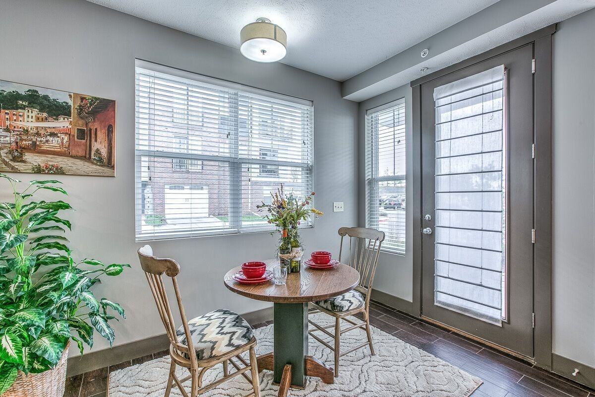 1010 On The Lake - Photo 7 of 22