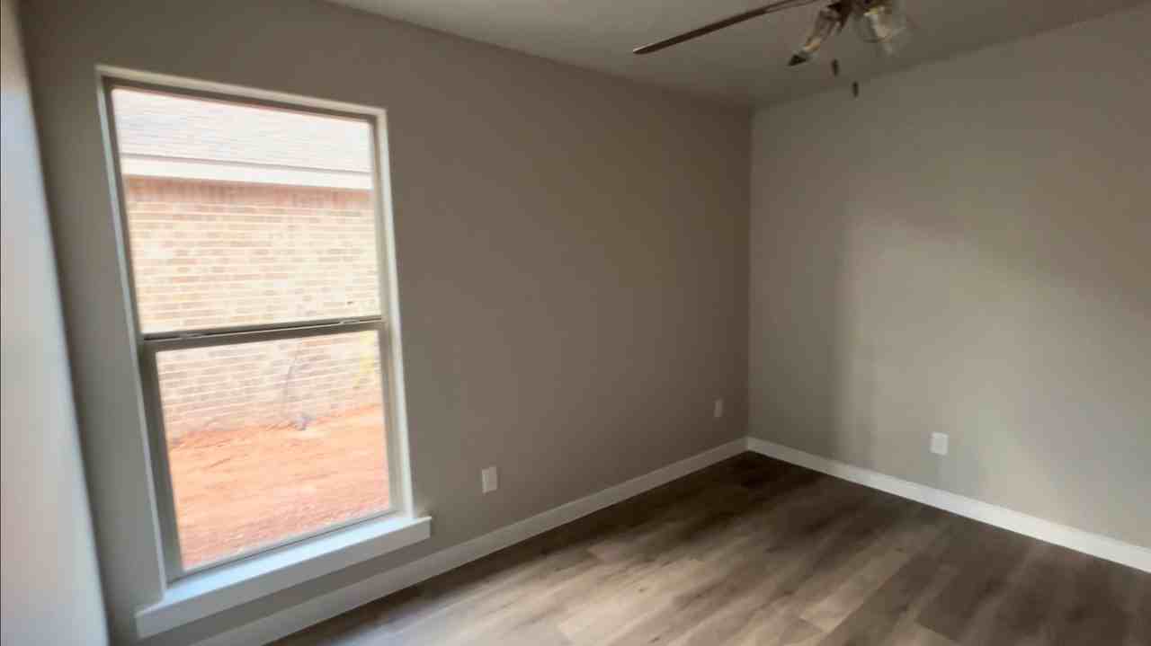 7009 13th St - Photo 2 of 19