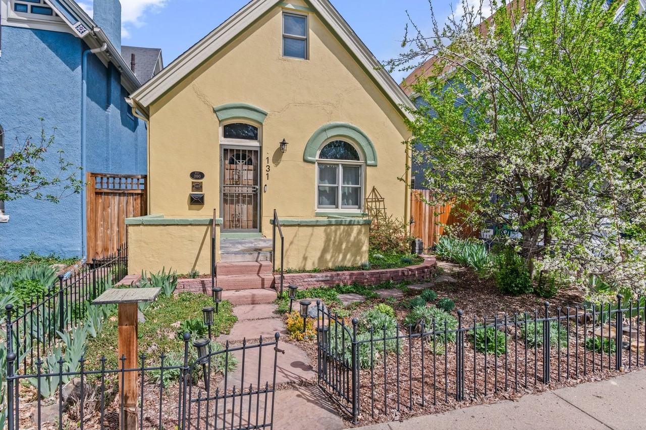 131 W Maple Ave - Photo 2 of 35