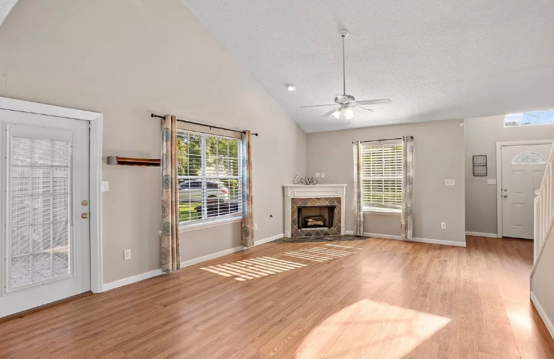 2431 Needle Palm Way - Photo 2 of 9