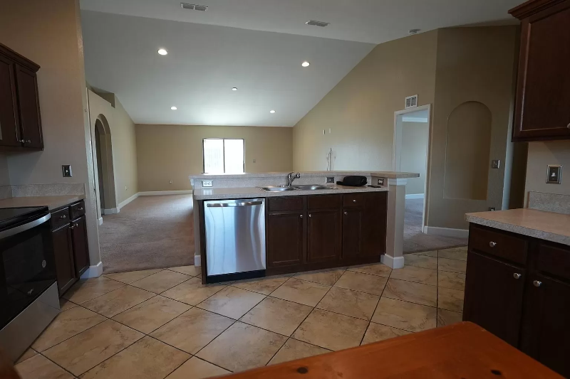 1688 Lemon Ave - Photo 3 of 25