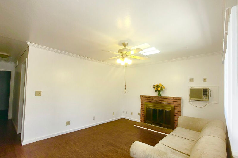 1586 Albatross Dr #2 - Photo 3 of 10