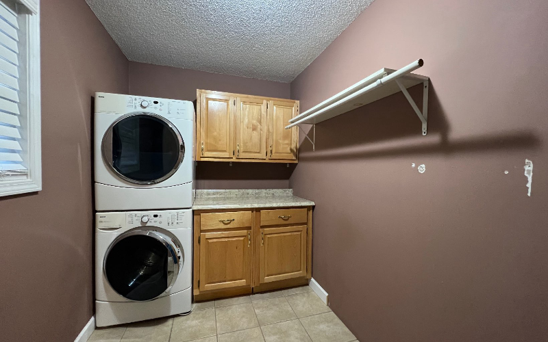 413 Lake Forest Dr - Photo 3 of 29