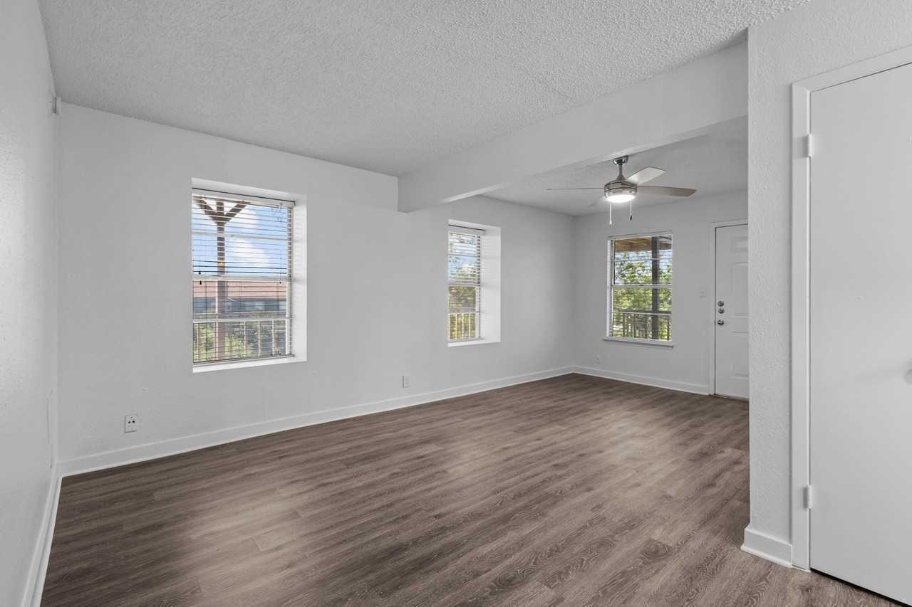 Volume - Photo 6 of 29