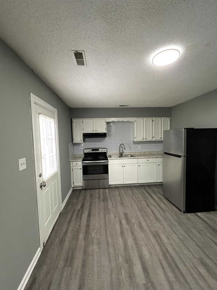 487 Hunting Ridge Road #A - Photo 3 of 17