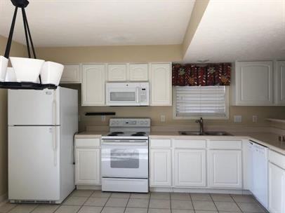 3531 S Oaklawn Cir #0 - Photo 4 of 16