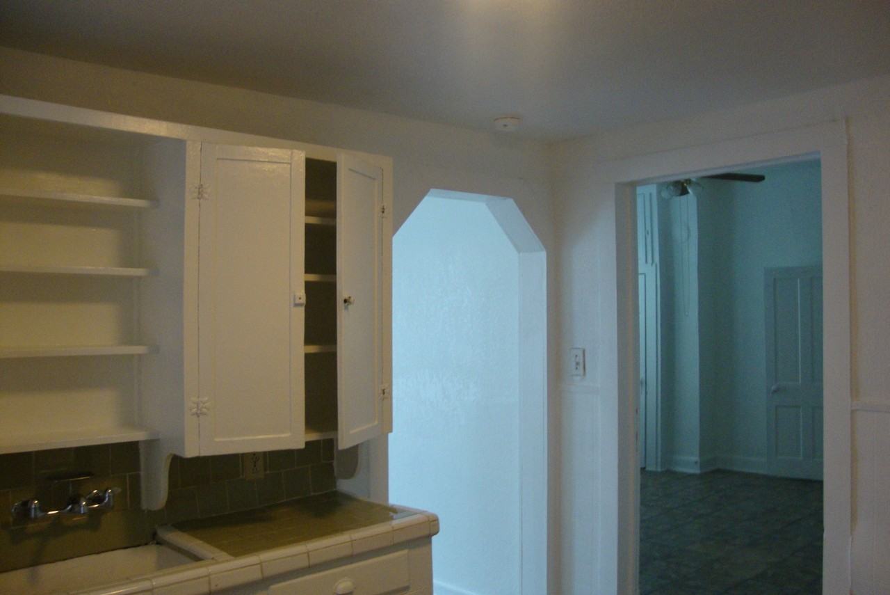 136-E. Dullnig Ct - Photo 3 of 12