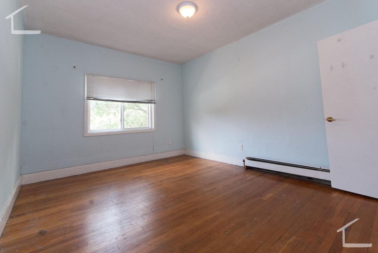 42 Orchard Rd - Photo 4 of 11
