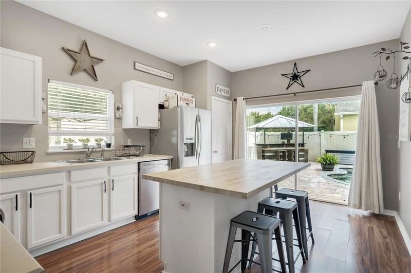 318 Clydesdale Cir - Photo 2 of 31