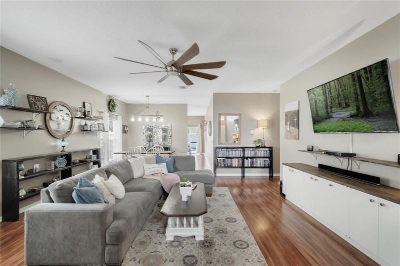 318 Clydesdale Cir - Photo 5 of 31