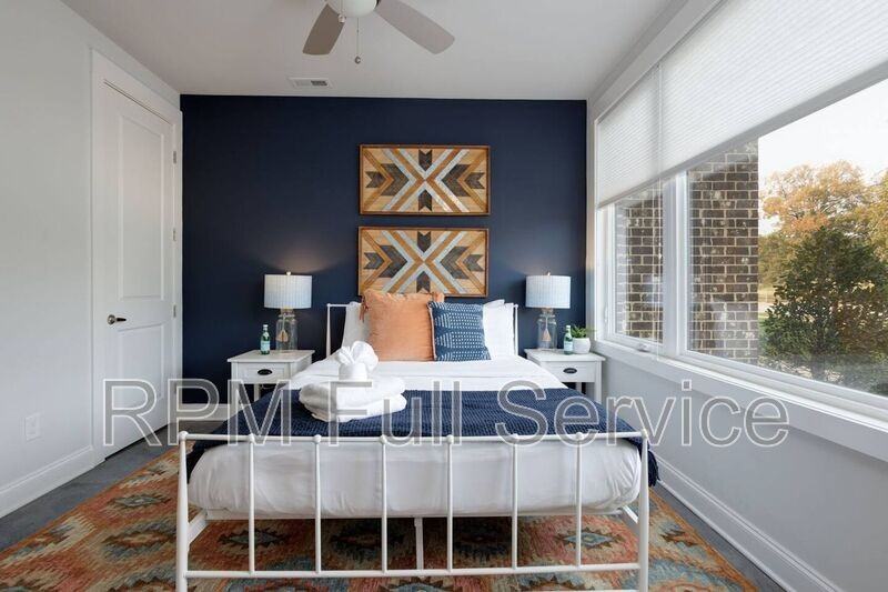 505B Wedgewood Ave - Photo 2 of 27