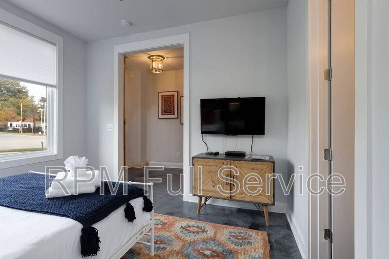 505B Wedgewood Ave - Photo 3 of 27