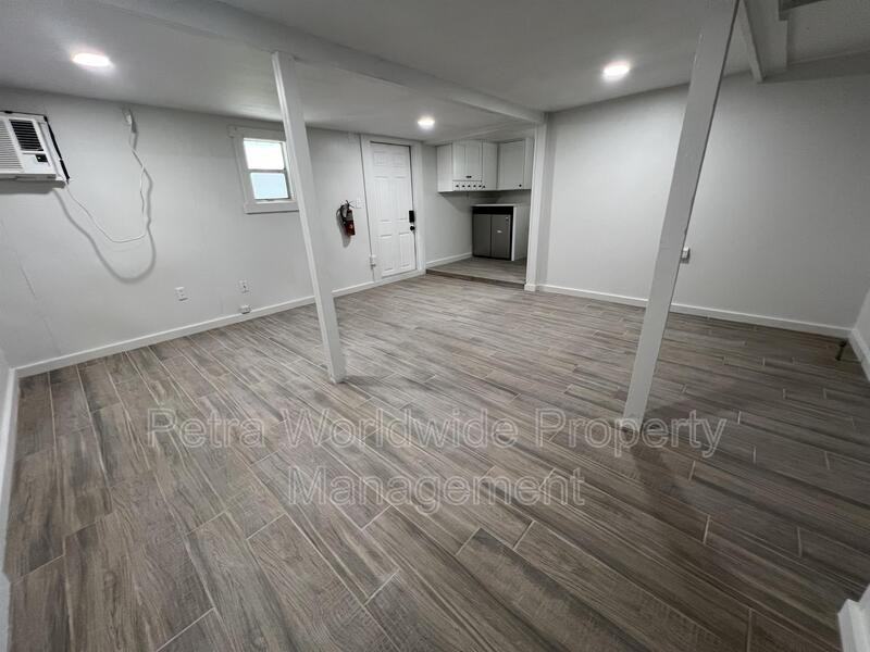 611 E Plymouth Ave #2 - Photo 4 of 9