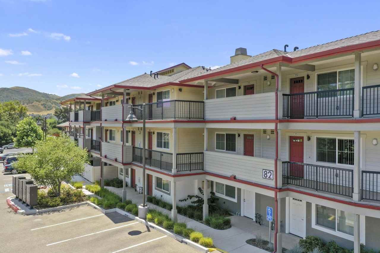 Avenue Heights Apartments Building 2 - Photo 2 of 50