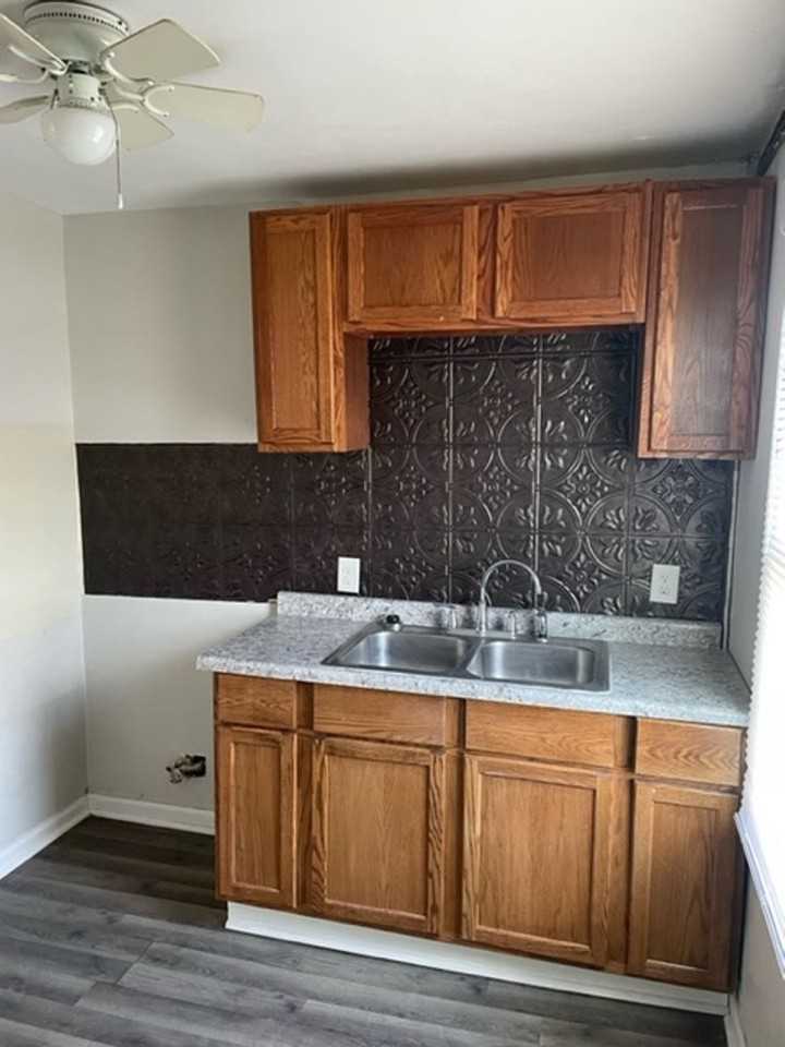 2378 Jackson St - Photo 2 of 17